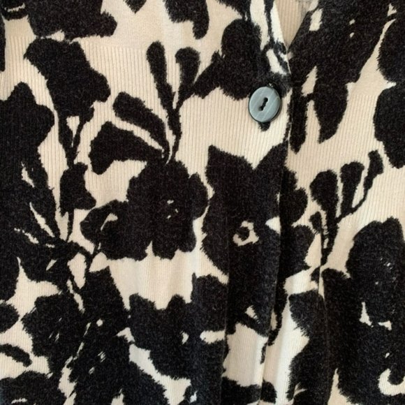 INC. International Concepts Black/White Floral Bell Sleeve Cardigan Sz. … - Picture 3 of 4